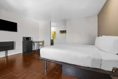 1 letto matrimoniale king size | Vietato...