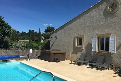 Einladende Villa mit Pool in...