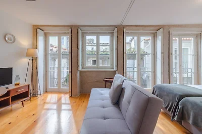 Monolocale moderno a Porto con balcone