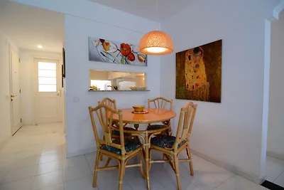 Spacious apartment in Pals