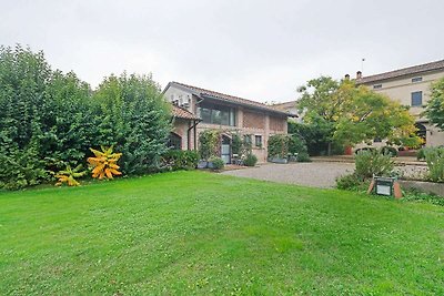 Villa a Stagno Lombardo con giardino