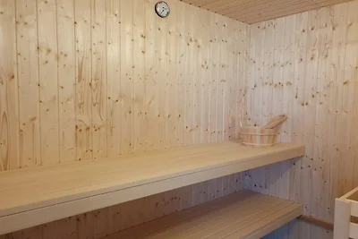 Ferienhaus mit Sauna im Ferienpark Mirow