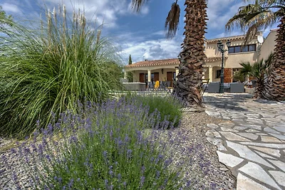 Villa moderna con piscina privata