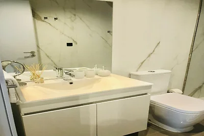 Helle und geräumige Wohnung in Porto