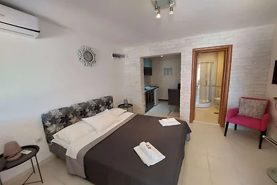 Studio Apartment With Sea View