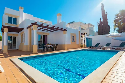 Villa für 6 Personen mit Garten