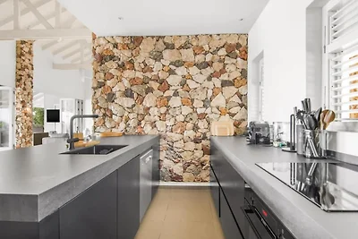 Pool und Whirlpool in einer Villa auf Coral...