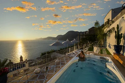 Villa a Praiano con vista sul mare di Capri