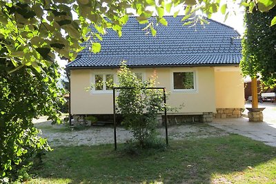 Hübsches Ferienhaus in Bodensdorf am Ossiache...