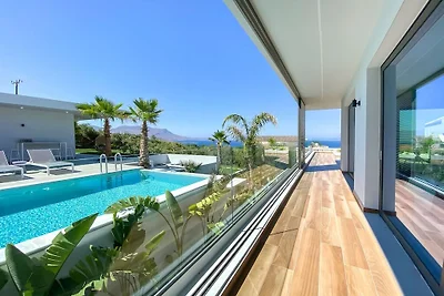Villa in Kissamos mit Schwimmbecken