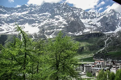 Appartamento contemporaneo vicino alla Ski...