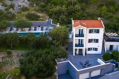 Villa in Krvavica mit Barbecue und Wifi