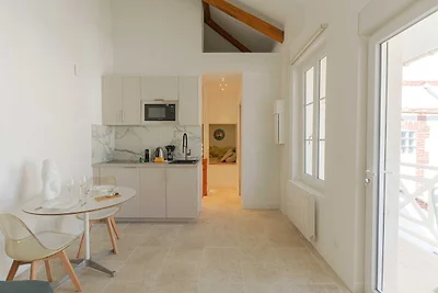 1-Zimmer-Wohnung mit 3 Personen, Balkon, im H...