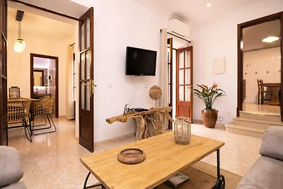 Haus in Buger mit Pool und Bergblick