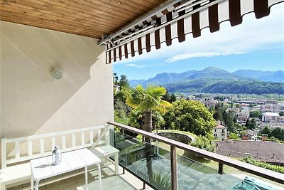 Appartement in Luino met gedeeld zwembad