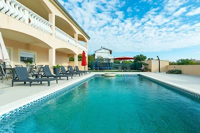 Apartment Holiday House Diana