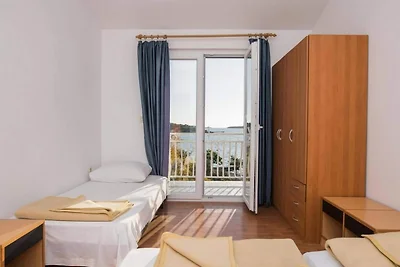 Einladendes Apartment am Meer in Dalmatien