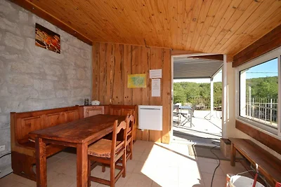 Vintage-Ferienhaus in Lanas mit Swimmingpool