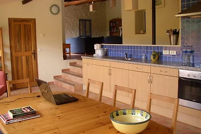 Ruhiges Ferienhaus mit Pool in Carces