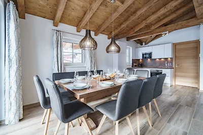 Sonniges Ferienhaus mit Sauna in Piesendorf