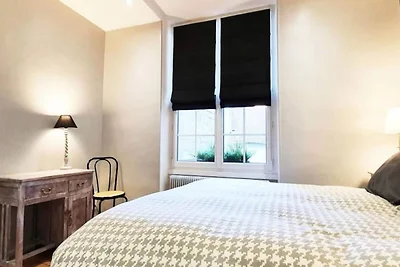 Place St Sauveur in piedi e comfort