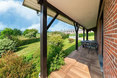 Charmantes Ferienhaus, umgeben von Grün, im H...