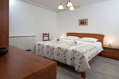 One Bedroom Apartment with Terrace and Sea Vi...