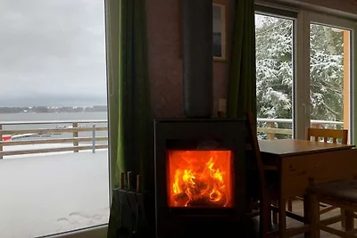 Holiday home with lake view
