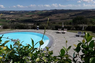 2 Wohnungen in Mombaroccio mit Pool