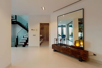 Modernes Ferienhaus in Buger mit Pool