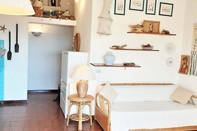 Einladendes Ferienhaus in Marinella mit...