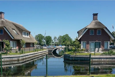 Kinderfreundliche Villa am Wasser in...