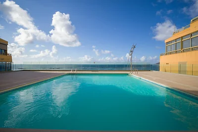Appartement aan Las Canteras met zwembad