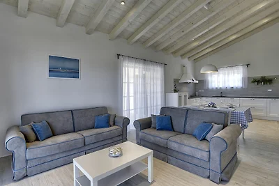 Moderna Villa Histria con piscina e vista