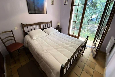 Villa mit Garten und Terrasse