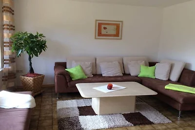 Ferienwohnung in Vöhl mit Schwimmbecken