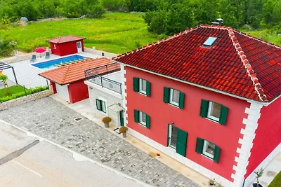 Ferienhaus in Slivno mit Schwimmbecken