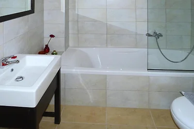 Villa con piscina condominiale a Nopigia