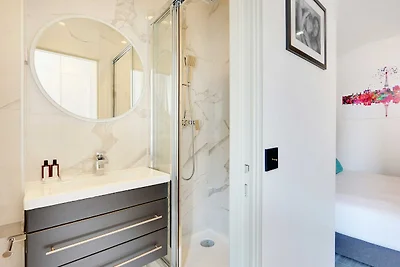 Appartamento moderno con balcone - 2BR/6P -...