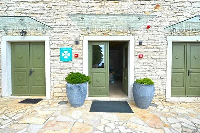 Tranquil Getaway with Shared Pool in Bale - C...