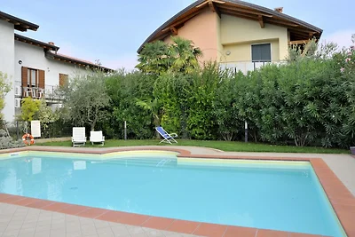 Plüsch-Ferienhaus in Lazise mit Pool