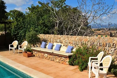 Haus in Llubá mit Pool und Grillplatz