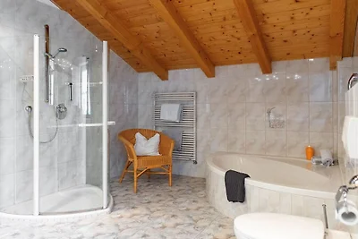 Ferienhaus in Krün mit Schwimmbecken