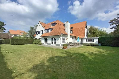 Angenehme Villa mit privatem Garten