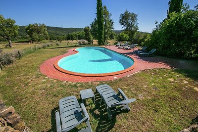 Provinz-Ferienhaus mit Pool in Monterotondo,...
