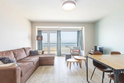 Modern appartement met frontaal zeezicht