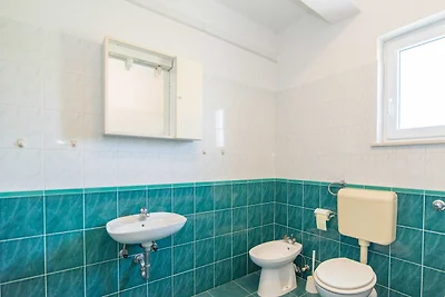 Comfortable Kastel Stafilic Apartment with Ba...