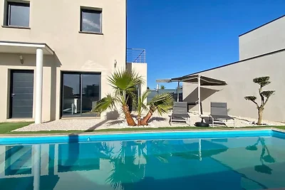 Villa familiare a Sérignan con piscina in...