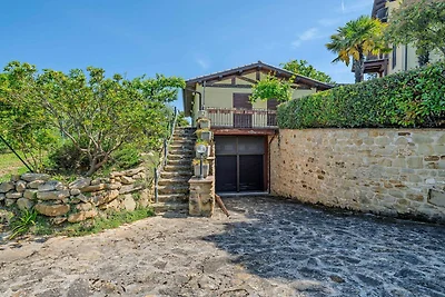 Lussuosa villa con grande piscina a Tolentino