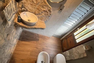Two Bedroom Holiday Holiday Home with Patio a...